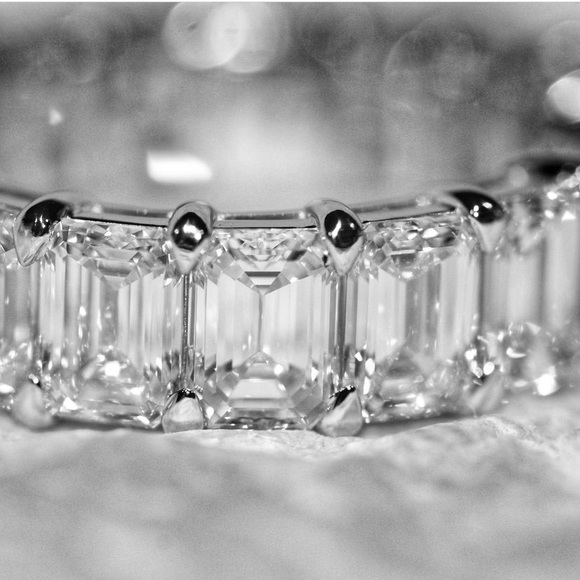 1CT Emerald Cut VVS Eternity Wedding Band 925 Ring - Picture 8 of 16